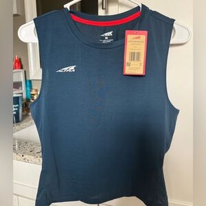 Altra Navy and Red Sleeveless Shirt